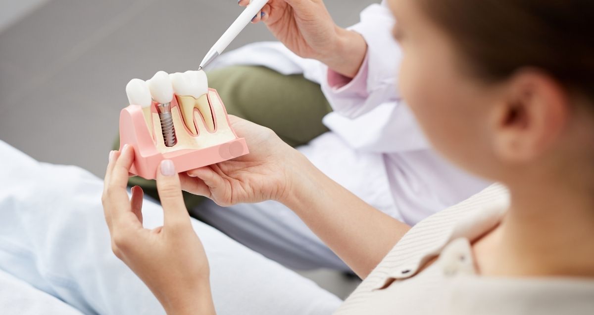 recomendaciones tras la cirugía de implantes dentales